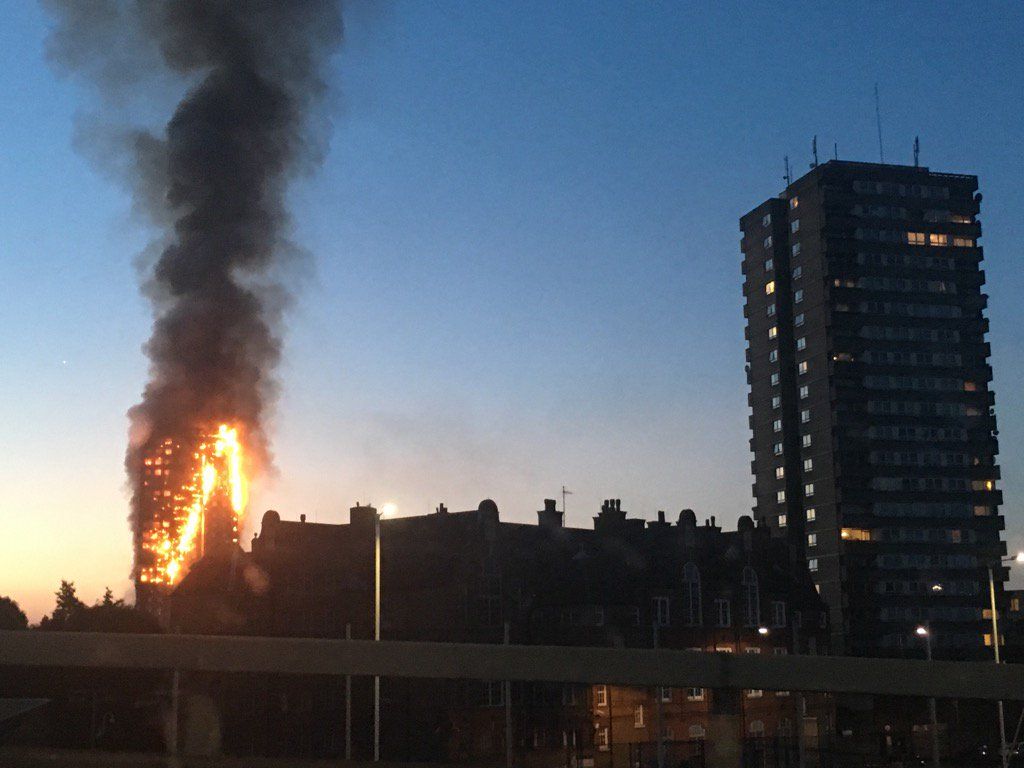 حريق برج سكني في لندن